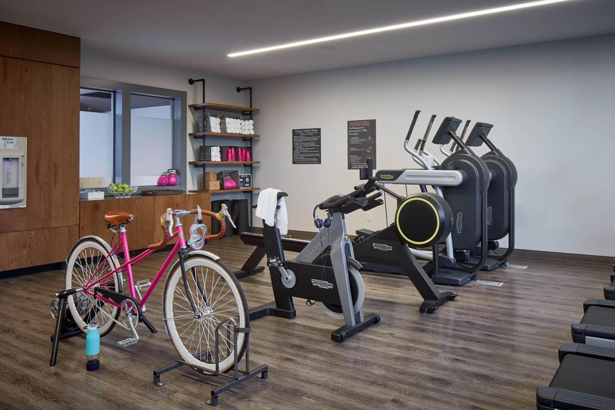 Moxy Midtown 4*